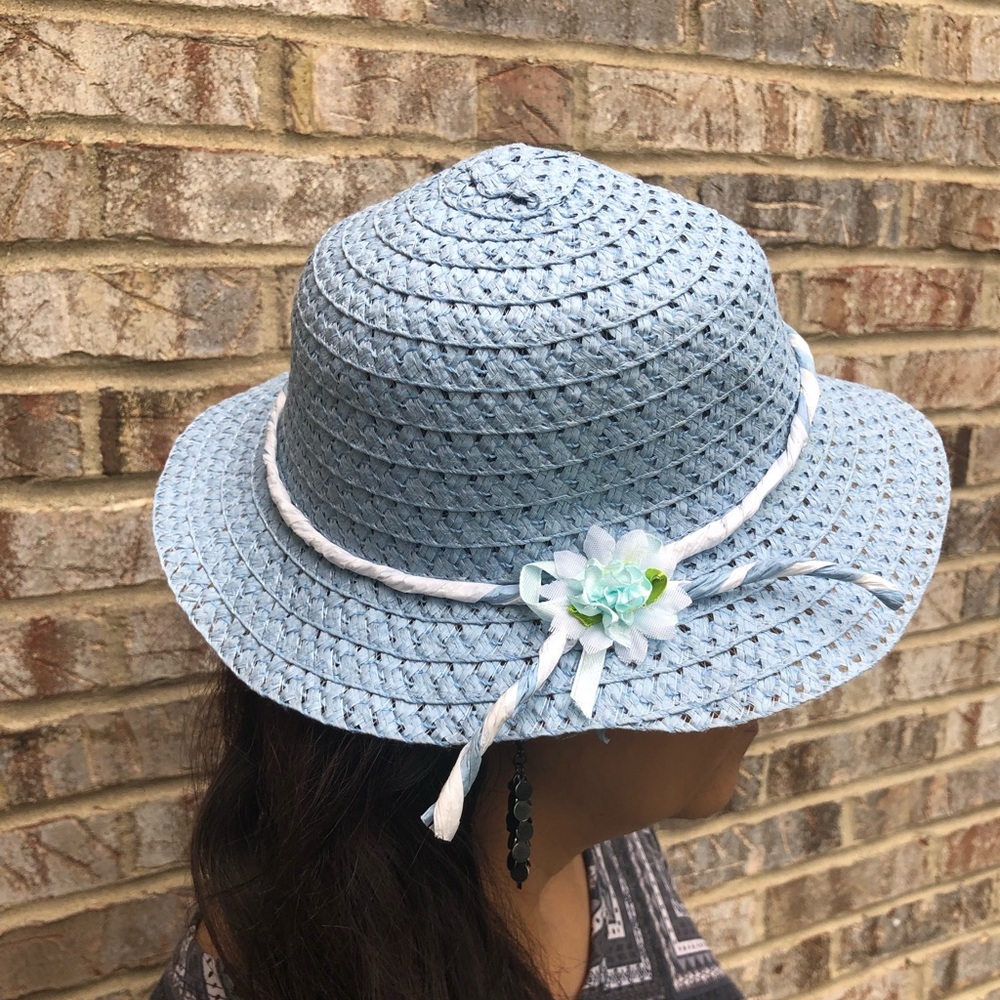 Light blue robin egg straw hat with cute ribbon